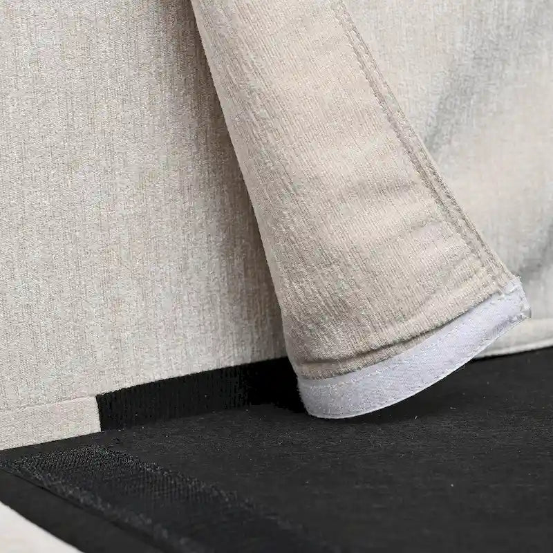 Quatre canapés d'angle avec poufs amovibles