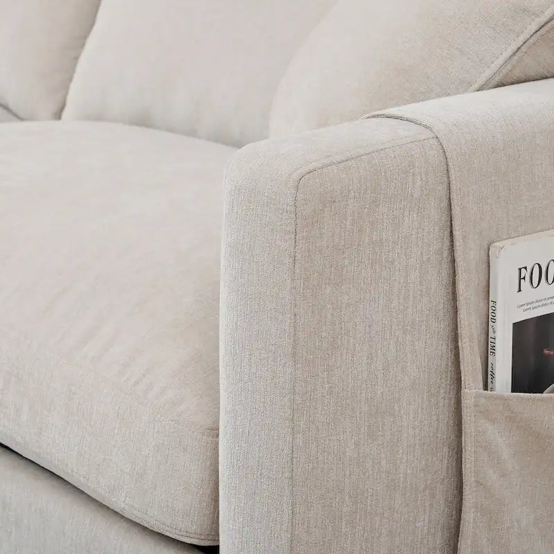 Quatre canapés d'angle avec poufs amovibles