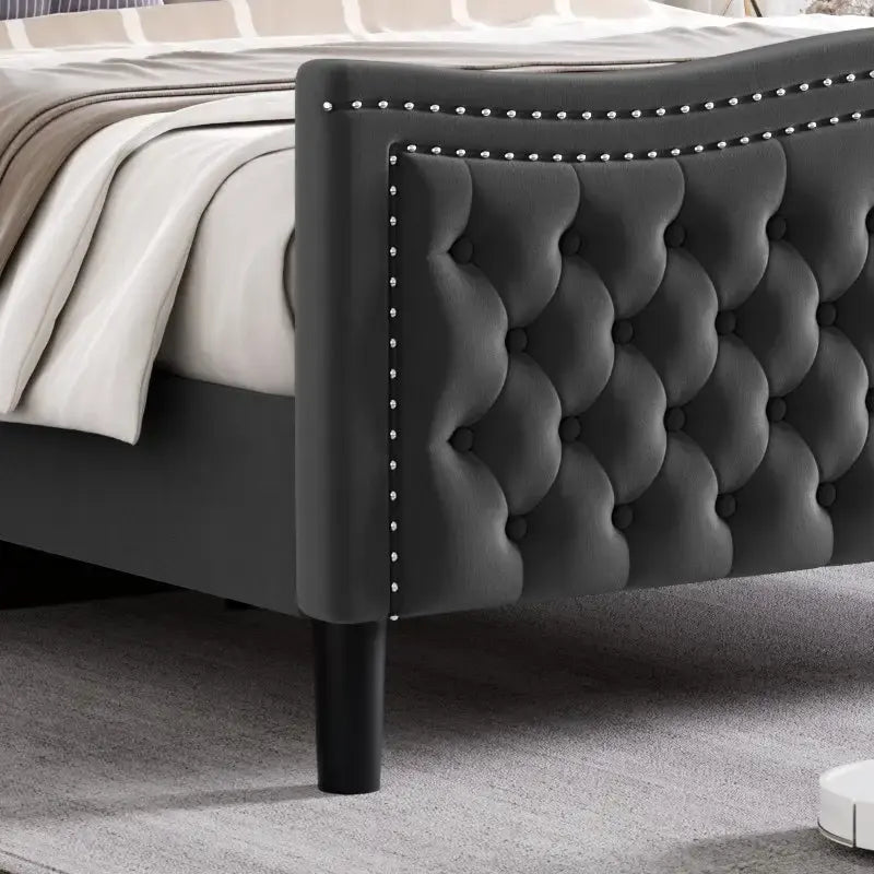 Lit plateforme King Size moderne en velours avec tête de lit capitonnée