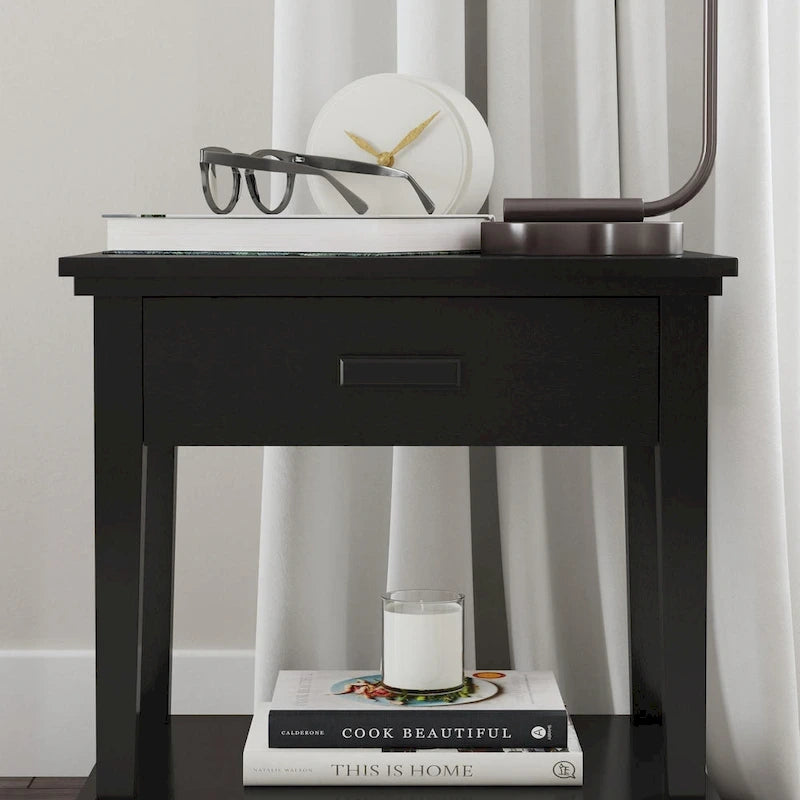 Lit King en bois noir et deux tables de chevet