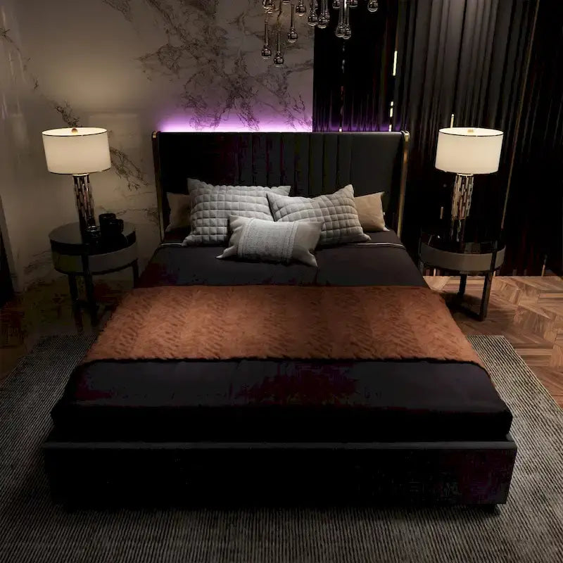 Cadre de lit moderne illuminé avec garniture dorée - Design rembourré et chic