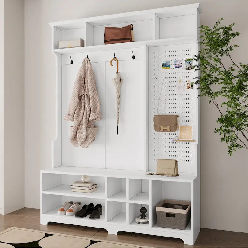Porte-manteau avec banc à chaussures, patère, étagères et panneau perforé